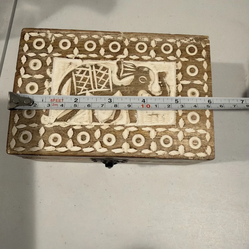 Hand‎ carved Wooden Elephant Hinged Jewlery Trinket Box Whitewash